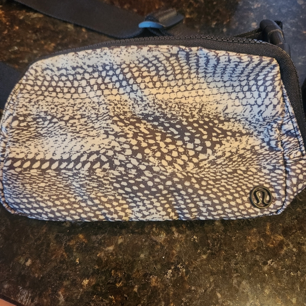 Lululemon OG 2018 Everywhere Belt Bag